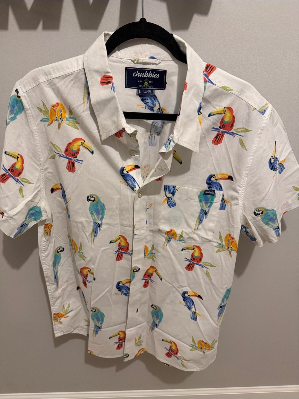 chubbies White Short Sleeve Tropical Bird Print Button-Down Shirt